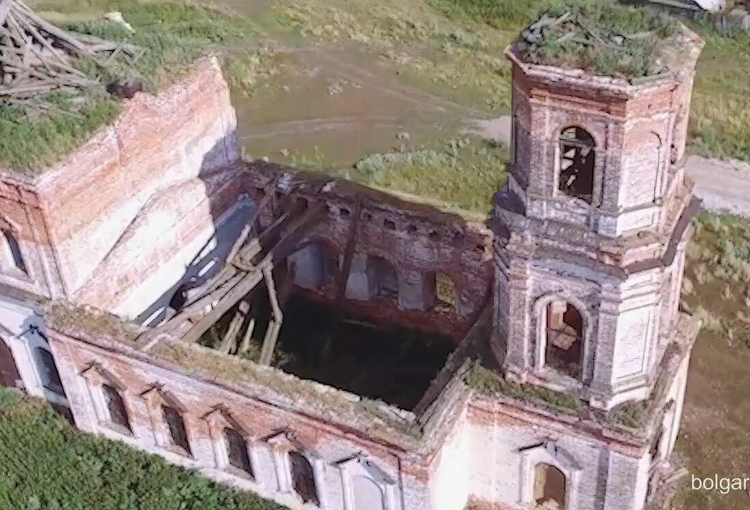 Воскресенская церковь в Гусихе — дополнительный вид 2
