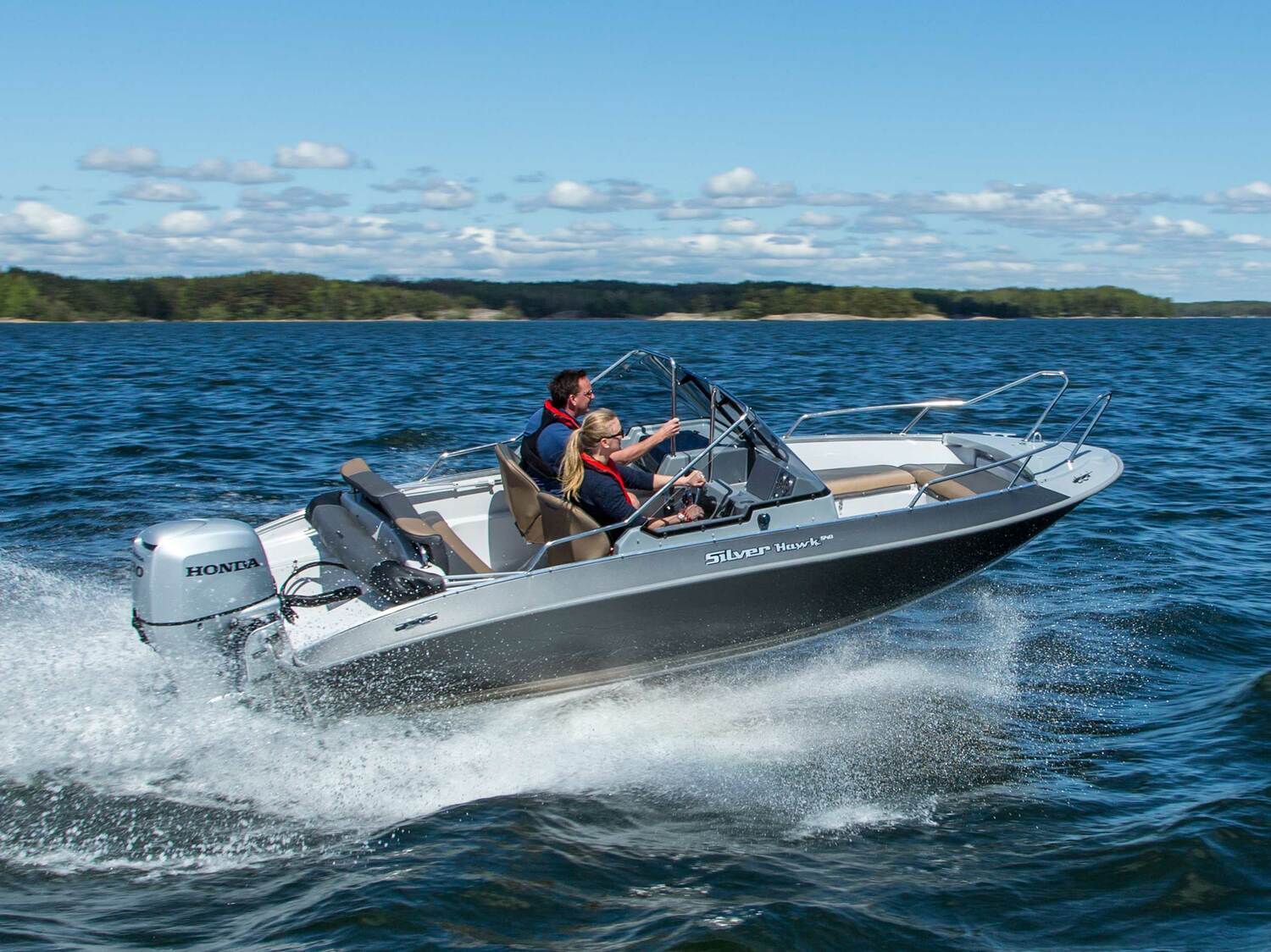 Прогулка на катере по живописным берегам Волги